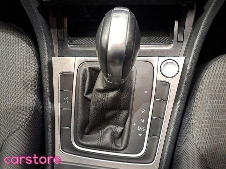 2017 Volkswagen Golf - thumbnail 16