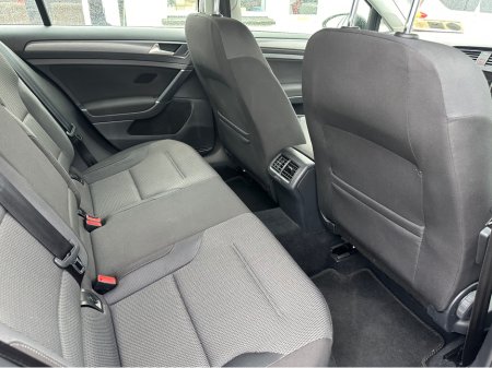 2019 Volkswagen Golf SE NAV TDI 1.6 S 90PS 5DR thumbnail