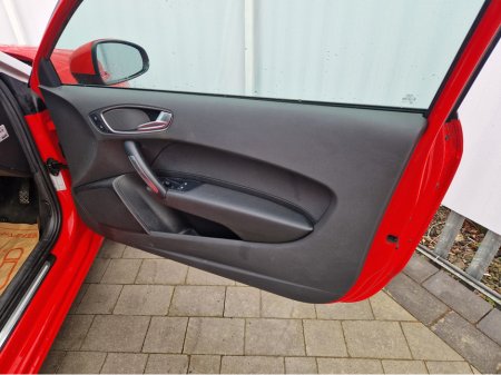 2012 Audi A1 1.4 PETROL AUTO €8,995 thumbnail