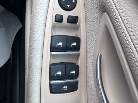 2015 BMW 5 Series - thumbnail 28