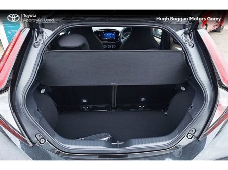 2025 Toyota Aygo X AYGO X DESIGN thumbnail