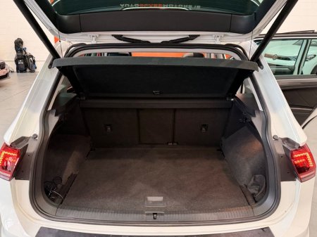 2020 Volkswagen Tiguan - thumbnail 21