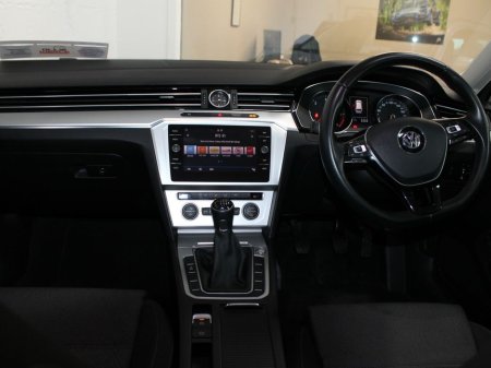 2019 Volkswagen Passat - thumbnail 10