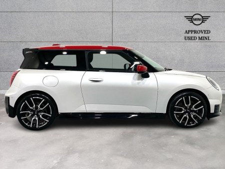 2025 MINI Hatch Cooper E €31,950 thumbnail