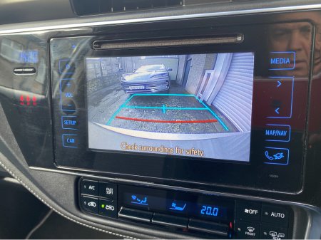 2018 Toyota Auris HYBRID LUNA SPORT@ WALTONS GARAGE RANELAGH €17,950 thumbnail