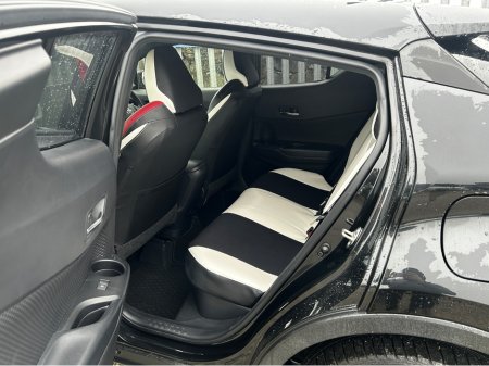 2019 Toyota C-HR Self Charging Hybrid €18,995 thumbnail