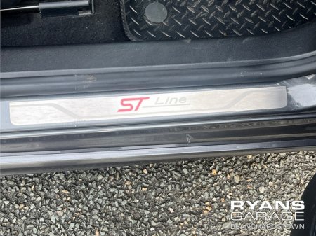 2021 Ford Focus - thumbnail 33