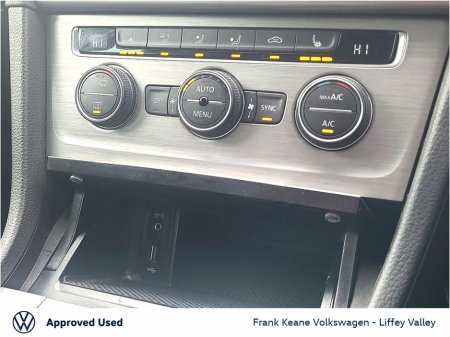 2016 Volkswagen Golf COMFORTLINE ESTATE AUTO 1.2TSI 115BHP *REAR VIEW CAMERA* *WHITE* *NEW NCT* *12 MONTHS FRANK KEANE WARRANTY* *FINANCE AVAILABLE* €14,495 thumbnail