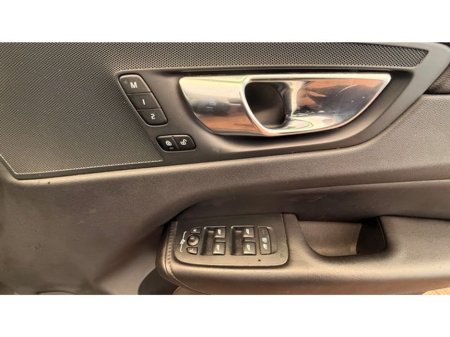 2023 Volvo XC60 B4 2.0 Diesel 190BHP 5DR Auto thumbnail