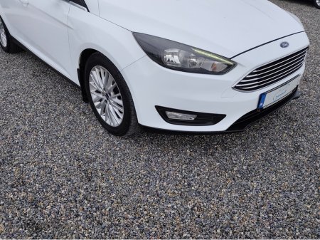 2016 Ford Focus - thumbnail 7