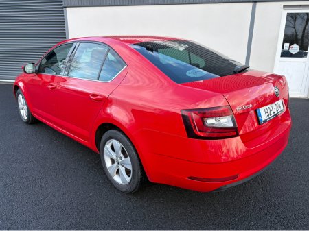 2019 Skoda Octavia AMBITION 1.6 TDI 115HP 4DR €16,950 thumbnail