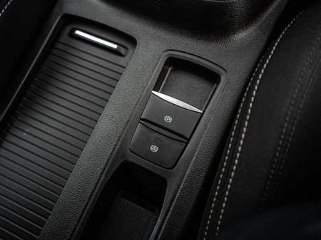 2021 Ford Focus - thumbnail 32