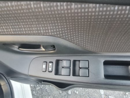 2018 Toyota Vitz - thumbnail 17