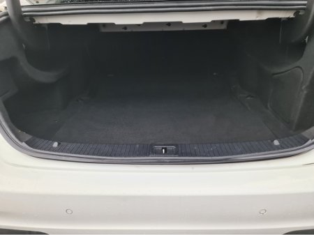 2015 Mercedes-Benz E Class E220 BLUETEC AMG NIGHT ED 4DR AUTO €12,950 thumbnail