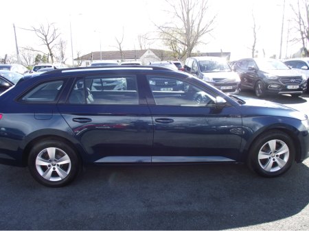 2021 Skoda Superb - thumbnail 3