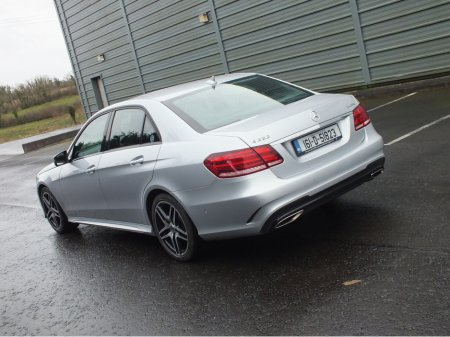 2016 Mercedes-Benz E Class 220 BLUETEC AMG NIGHT ED 4DR AUTO €15,950 thumbnail
