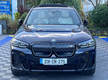 2023 BMW iX3 M-SPORT // OPENING PAN ROOF // 360 PARKING CAMERAS // DIGITAL CLUSTER €37,950 thumbnail