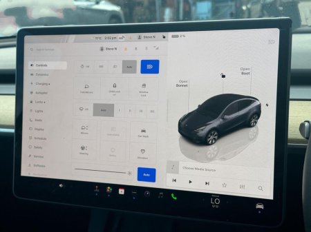 2023 Tesla Model Y Y LONG RANGE AWD €33,950 thumbnail