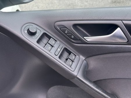 2013 Volkswagen Golf - thumbnail 17