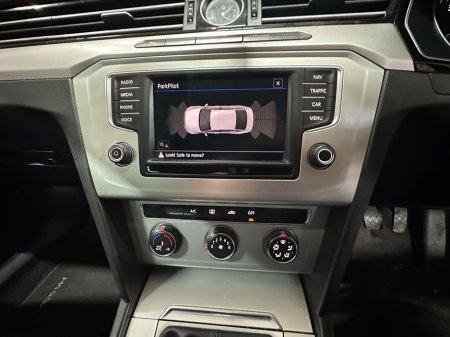 2017 Volkswagen Passat - thumbnail 6