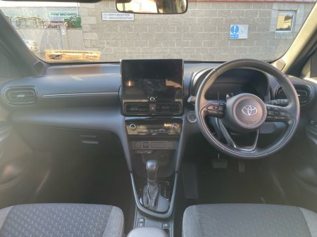 2025 Toyota Yaris Cross - thumbnail 16