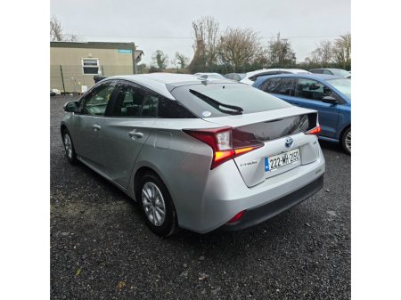 2022 Toyota Prius 1.8 Hybrid Luxury with Sat Navi & JBL €22,950 thumbnail