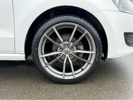 2013 Volkswagen Polo - thumbnail 11