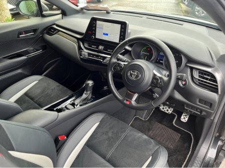 2022 Toyota C-HR GR SPORT AUTOMATIC HYBRID 1.8 PETROL //HALF LEATHER HEATED SEATS//ADAPTIVE CRUISE CONTROL//KEYLESS ENTRY//REVERSE CAMERA// €29,950 thumbnail