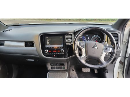 2020 Mitsubishi Outlander 2.4 DYNAMICS PHEV 221 €22,750 thumbnail