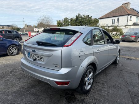 2008 Ford Focus - thumbnail 11