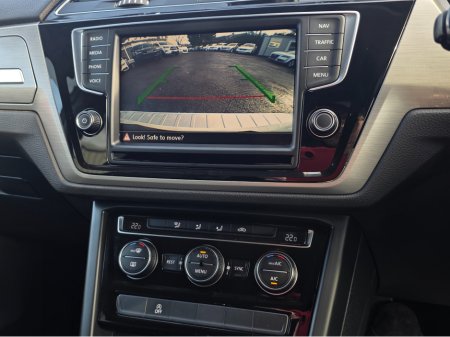2016 Volkswagen Touran ( 162 REG ) 1.4 TSI 7 SEATER CARPLAY ANDROID AUTO LARGE TOUCH SCREEN - SPECIALISING IN IMPORTS OF GERMAN AUTOMATIC HI SPEC €16,950 thumbnail