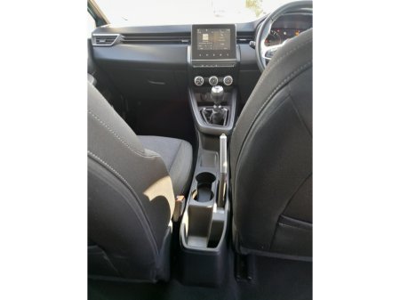 2022 Renault Clio - thumbnail 16