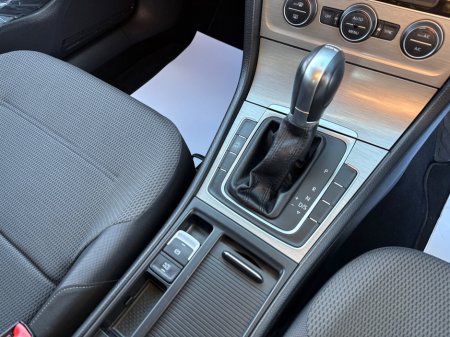 2014 Volkswagen Golf  €12,490 thumbnail