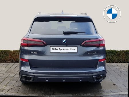 2022 BMW X5 xDrive45e xLine €63,995 thumbnail