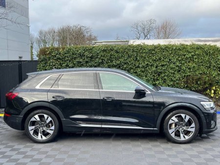 2023 Audi Q8 e-tron E-TRON SPORT 55 QUATTRO // APPLE CARPLAY/ANDROID AUTO // ADAPTIVE AIR SUSPENSION // DUAL ZONE CLIMATE CONTROL €40,950 thumbnail