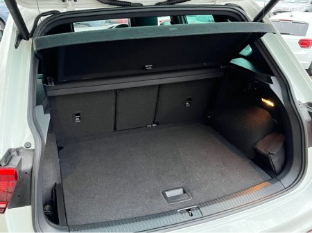 2020 Volkswagen Tiguan R-LINE 4MOTION AUTOMATIC 2.0 DIESEL //LOW MILES//HIGH SPEC//360 PARKING CAMERAS//HALF LEATHER HEATED FRONT AND REAR SEATS//KEYLESS ENTRY// €34,950 thumbnail