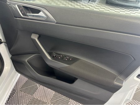 2019 Volkswagen Polo - photo 6