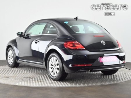 2017 Volkswagen Beetle - view 3