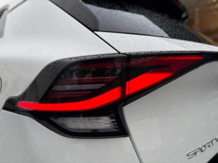 2025 Kia Sportage 1.6 Plug in hybrid €44,995 thumbnail