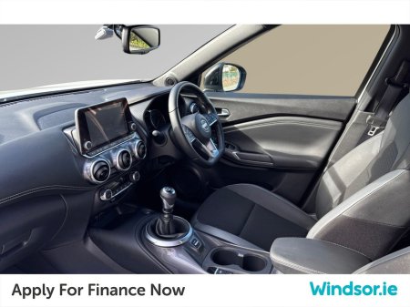 2025 Nissan Juke - thumbnail 4