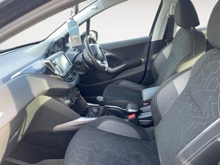 2017 Peugeot 2008 - thumbnail 12