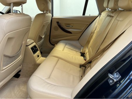 2014 BMW 3 Series - thumbnail 16