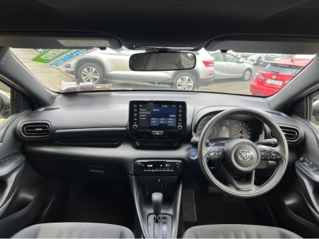 2020 Toyota Yaris - thumbnail 13