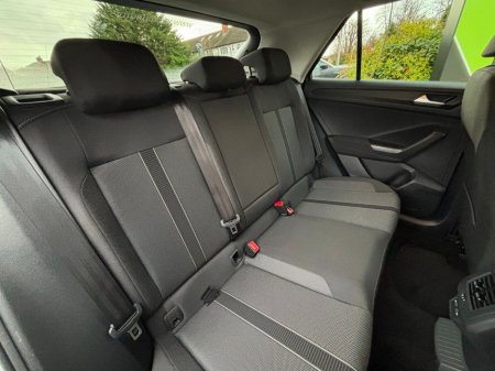 2024 Volkswagen T-Roc EDITION €28,495 thumbnail