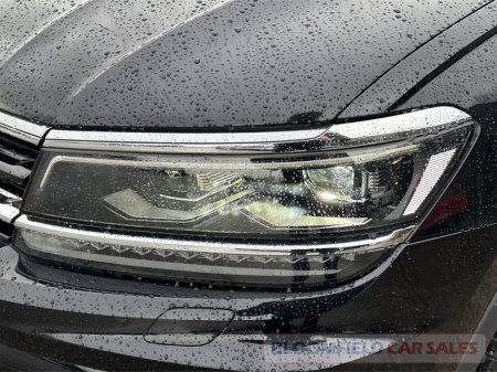 2018 Volkswagen Tiguan 4 MOTION R-LINE , DSG // PRISTINE €29,950 thumbnail