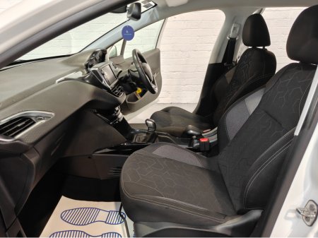 2019 Peugeot 2008 - thumbnail 20