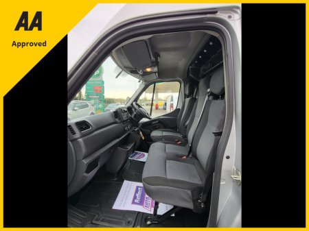 2021 Nissan NV400 - thumbnail 5