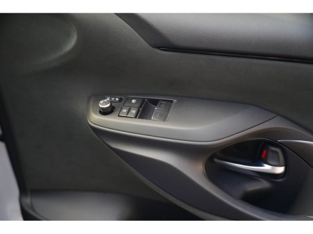 2020 Toyota Yaris - thumbnail 10