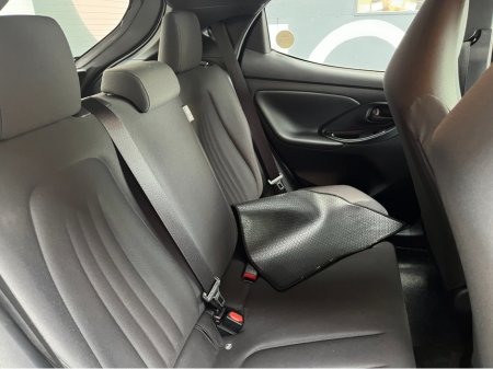 2020 Toyota Yaris - thumbnail 10