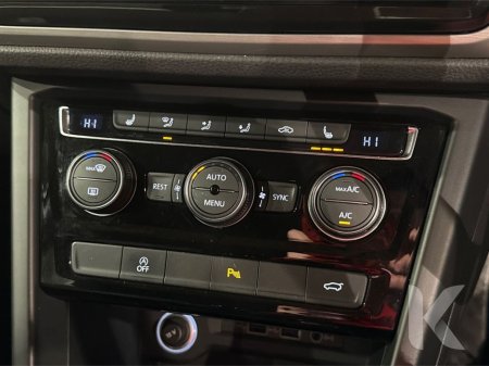 2020 Volkswagen Touran 1.4 AUTOMATIC - 7 SEATER - ALLOY WHEELS - REAR CAMERA - COMFORT LINE €24,950 thumbnail